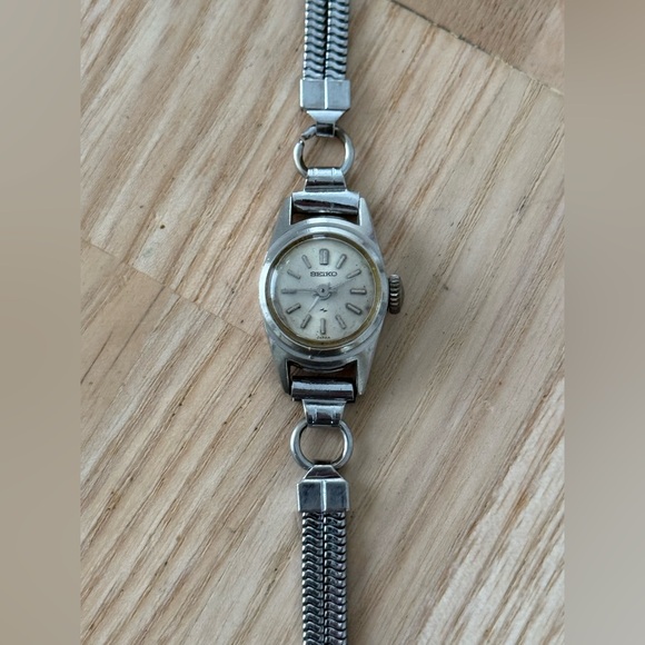 Seiko Rare Vintage Mechanical Ladies Watch Stainless Dial Case Bracelet Works - Picture 1 of 15